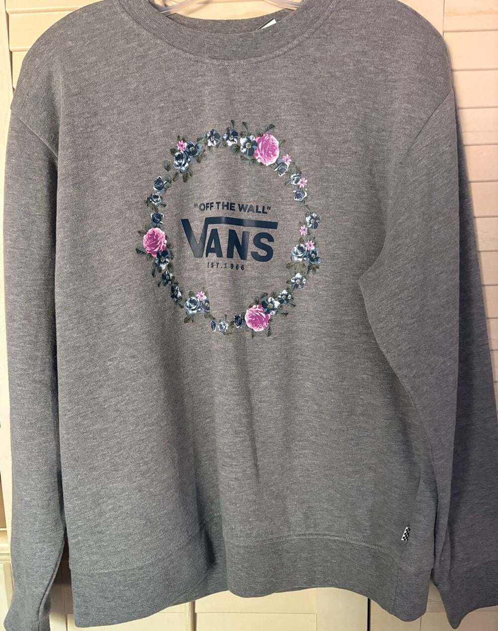 Vans Off The Wall Floral Wreath Graphic Crewneck Cotton Sweatshirt Gray Like New